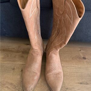 Tan Western-Style Women's Boots